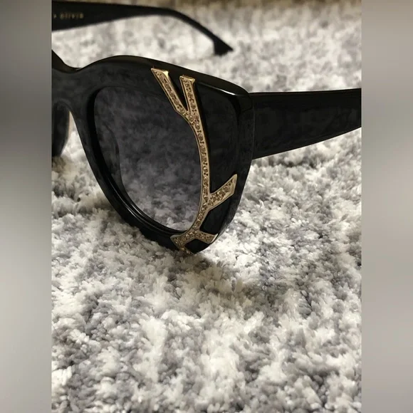 NWOT Alice + Olivia /Delancey Cat-Eye Swarovski® Sunglasses  display picture 1